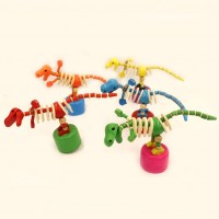 Деревянный дергунчик Динозавр 141-794F - Буду Играть. Сеть магазинов игрушек.