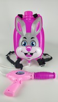 Водный пистолет с розовым рюкзаком - кроликом 050316 - Буду Играть. Сеть магазинов игрушек.